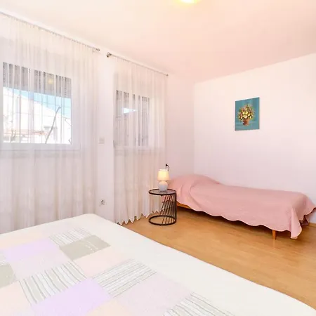 Vanda 말리로시니