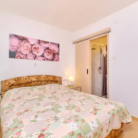 Vanda Apartment