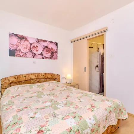 Vanda Apartment