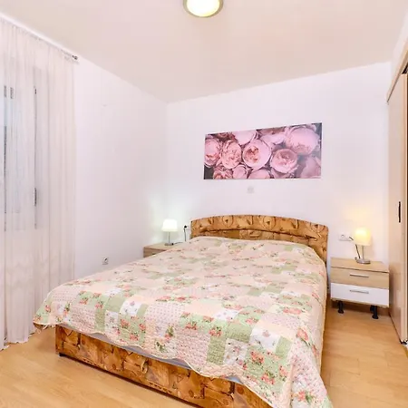Vanda Apartment *