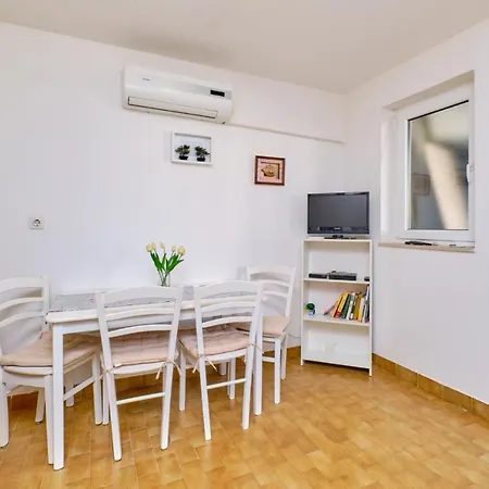Vanda Apartment *